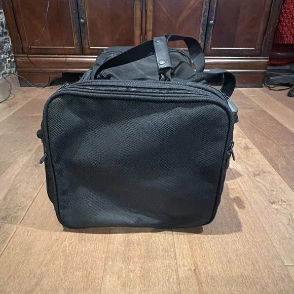 Briggs & Riley Travelware Carry‑On Duffle Bag Black 22x13 – READ - Picture 3 of 7